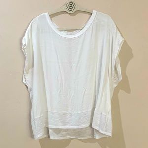 Crepe top with keyhole back